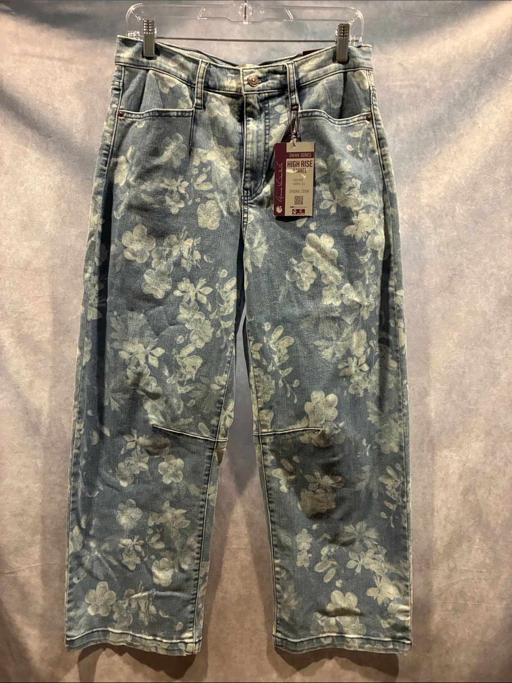 Gloria Vanderbilt Swan Series Darted Jeans - Light Blue Floral